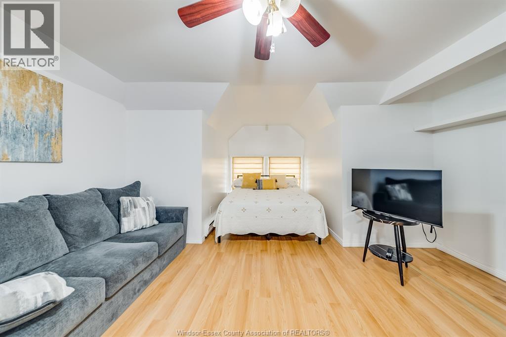 961 Ouellette Avenue Property Photo 32