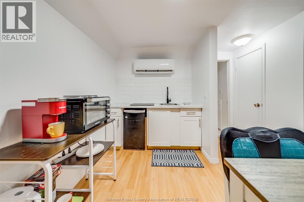 961 Ouellette Avenue Property Photo 34