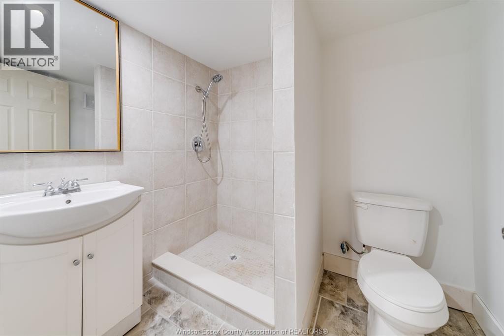 961 Ouellette Avenue Property Photo 43
