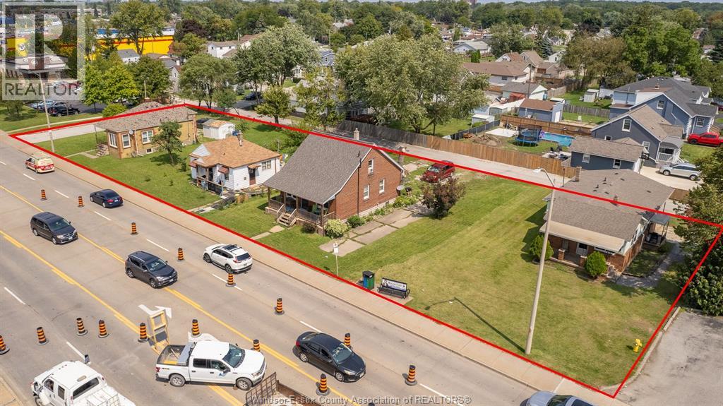 2656, 2664 Howard Avenue Property Photo 3