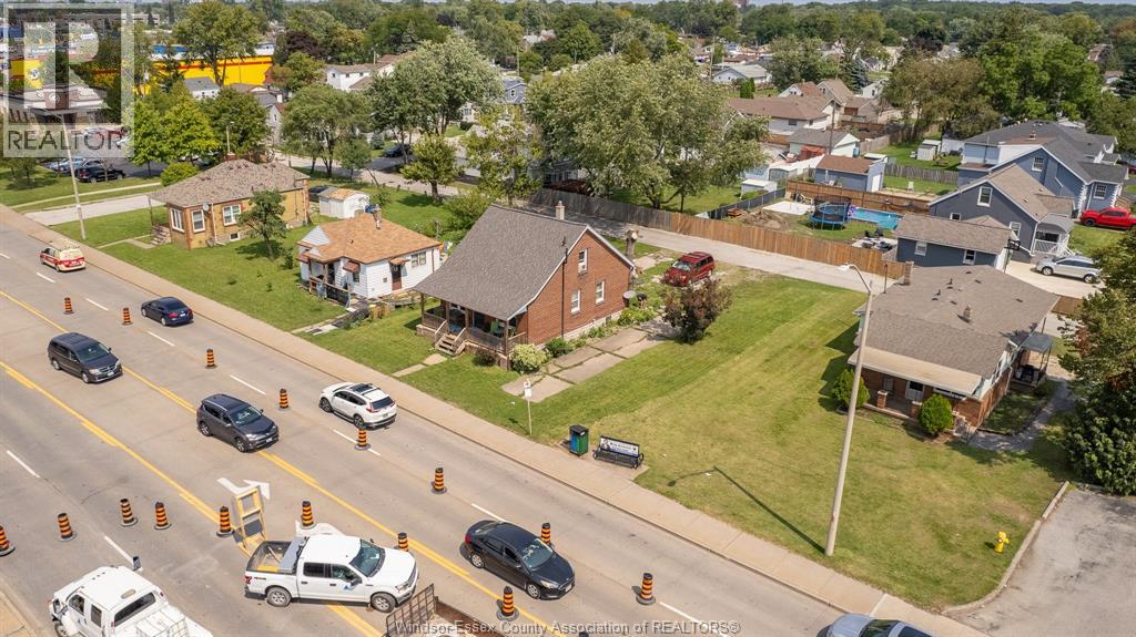 2656, 2664 Howard Avenue Property Photo 4