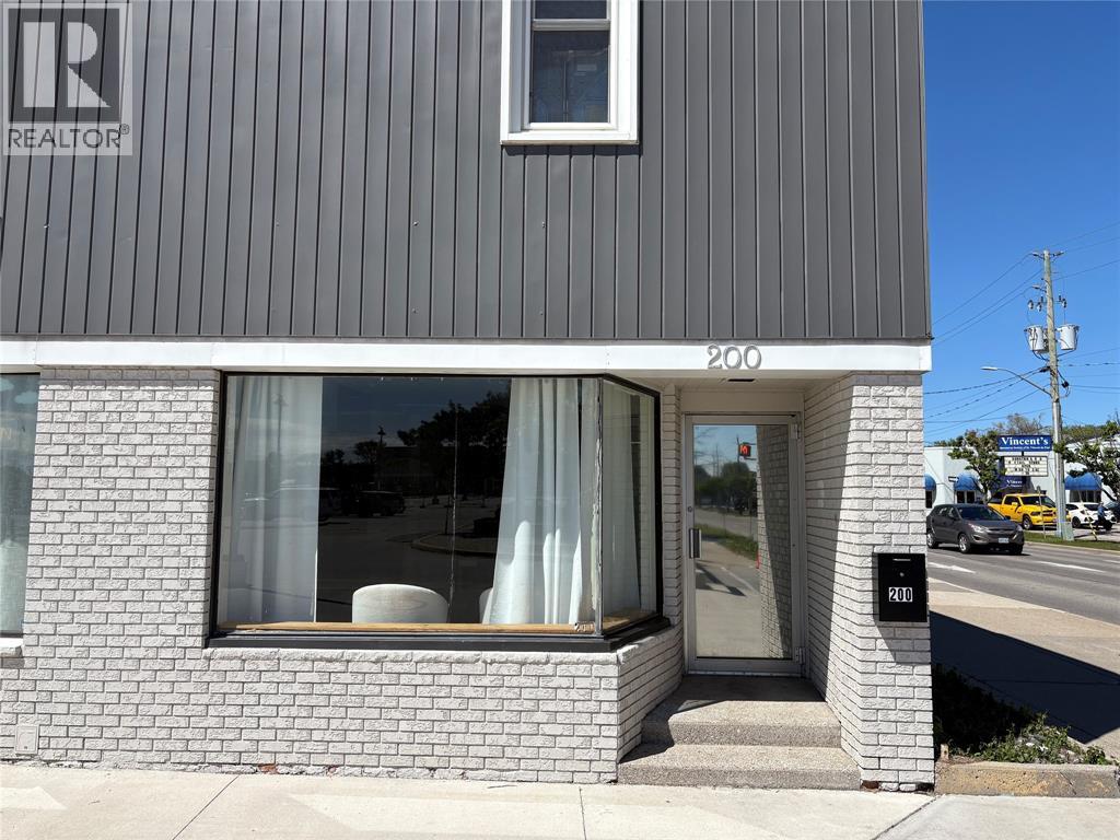 200 Lochiel Street Property Photo 1