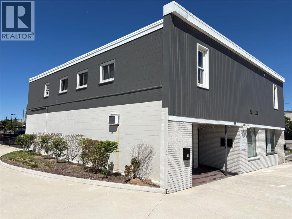 198 LOCHIEL STREET Property Photo 1