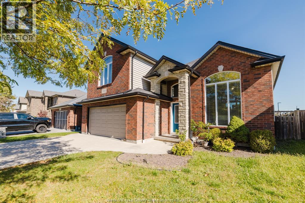 3068 Troup Crescent Property Photo 4
