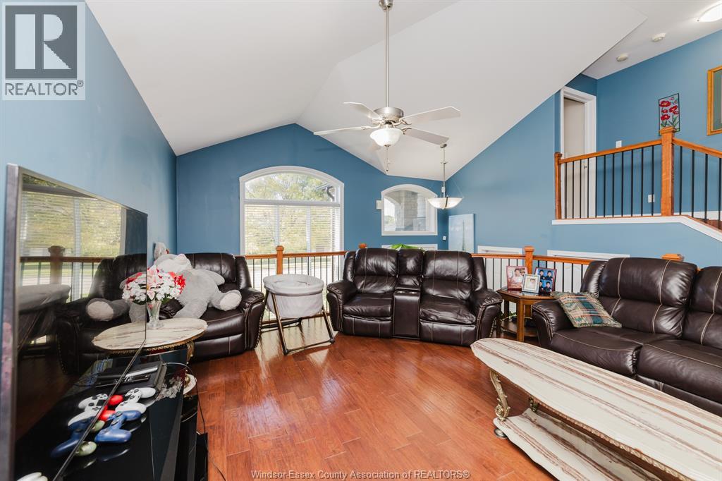 3068 Troup Crescent Property Photo 8
