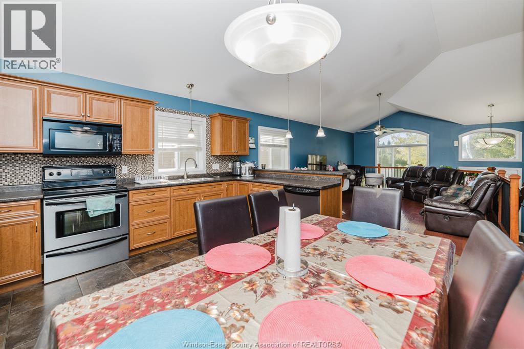 3068 Troup Crescent Property Photo 11