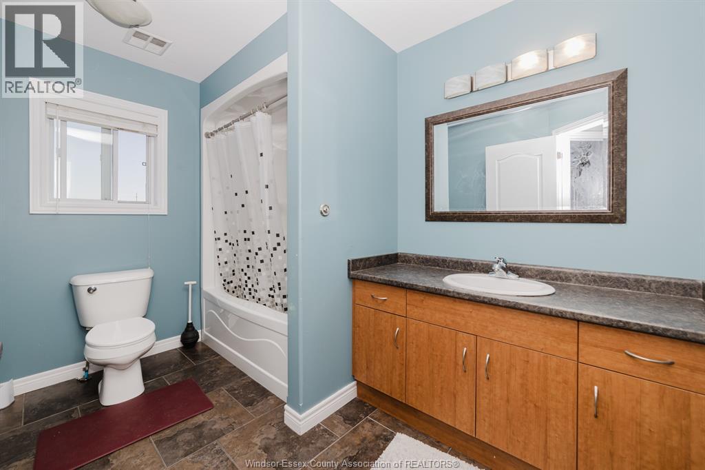 3068 Troup Crescent Property Photo 15