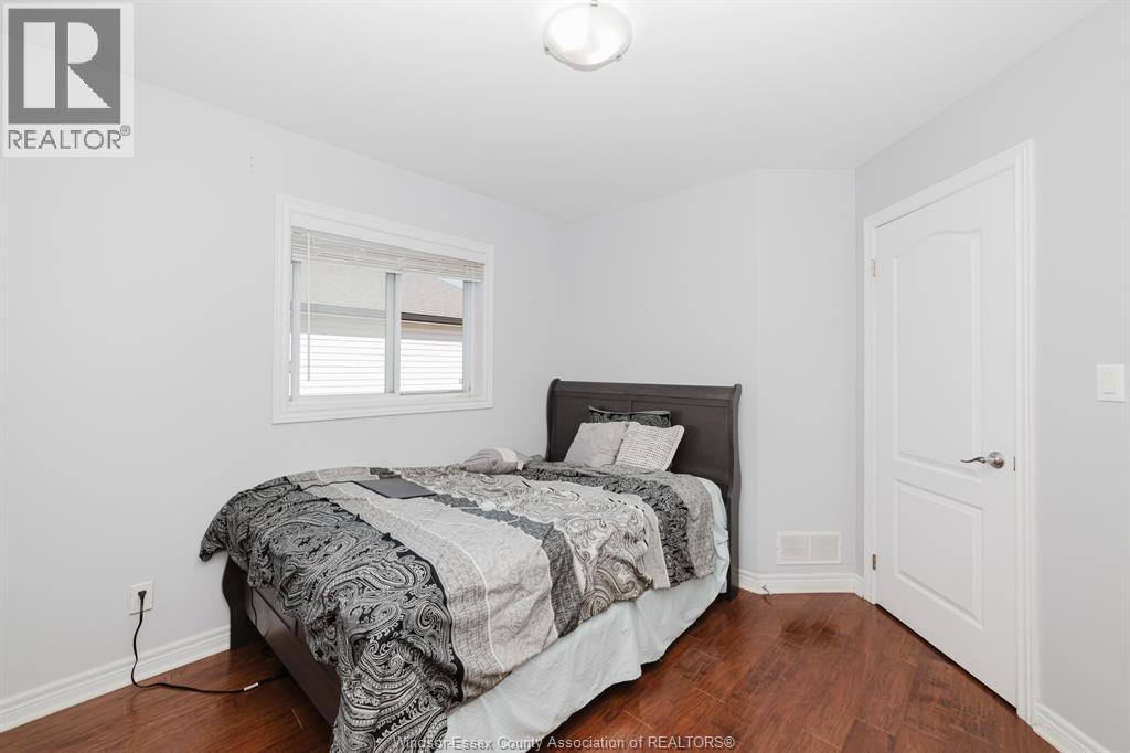 3068 Troup Crescent Property Photo 18