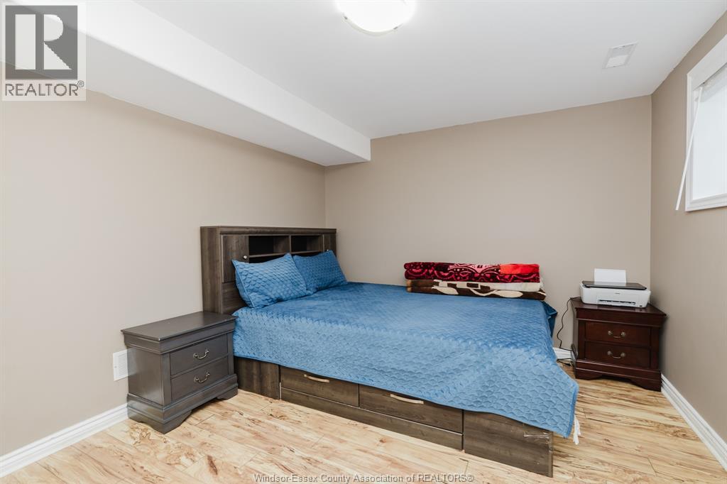 3068 Troup Crescent Property Photo 27