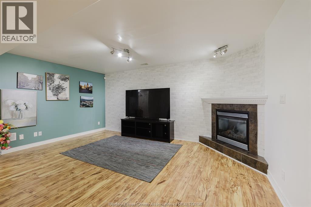 3068 Troup Crescent Property Photo 28