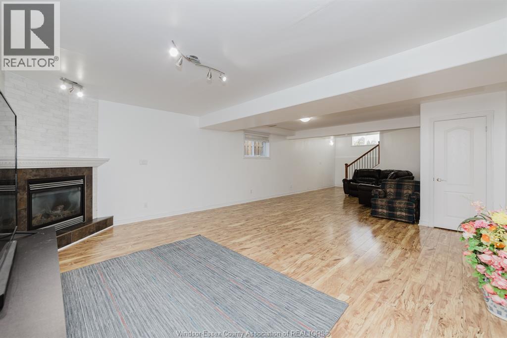 3068 Troup Crescent Property Photo 29