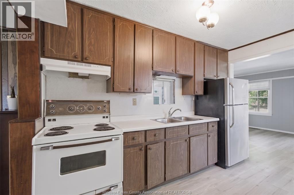 2209 Forest Property Photo 9