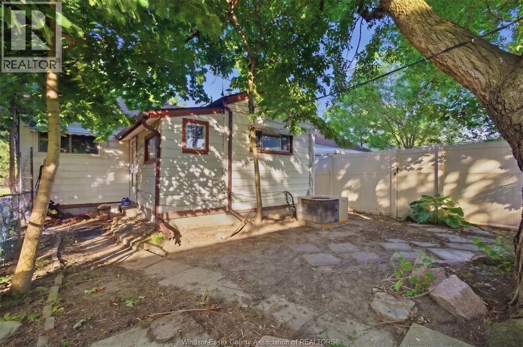 2209 Forest Property Photo 15
