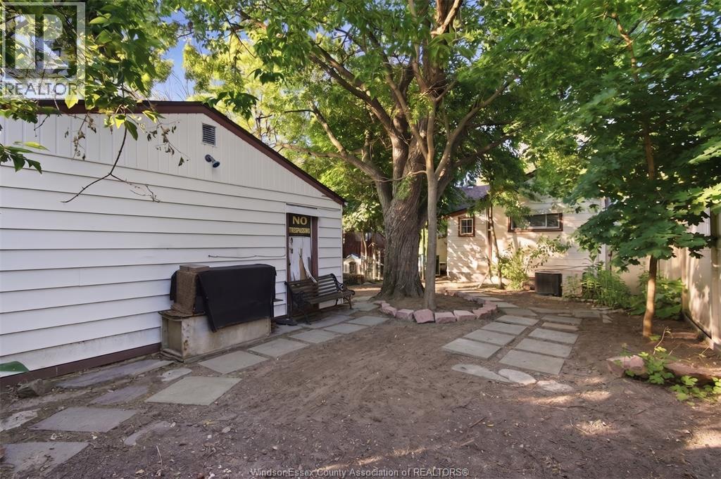 2209 Forest Property Photo 17