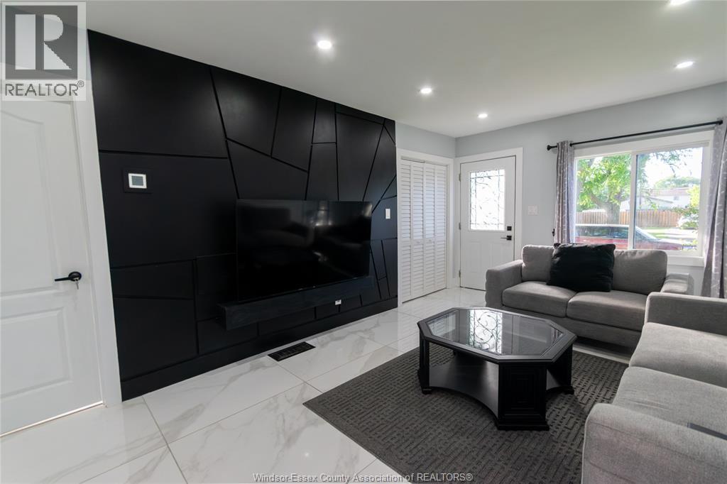 629 Stanley Property Photo 4