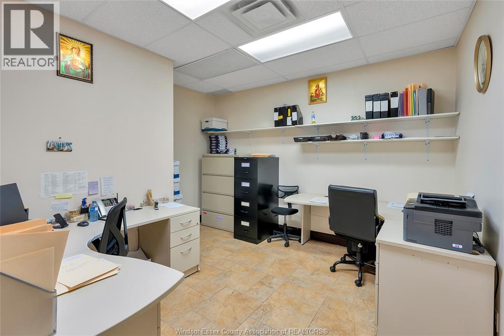 635 Erie Street East Property Photo 15