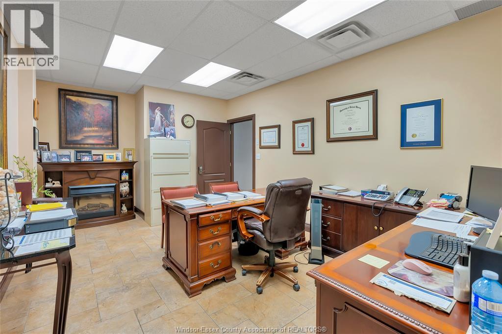 635 Erie Street East Property Photo 20
