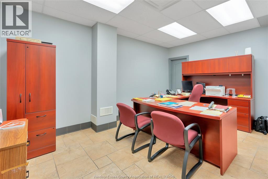 635 Erie Street East Property Photo 22