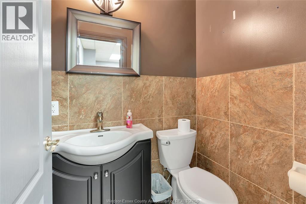 635 Erie Street East Property Photo 23