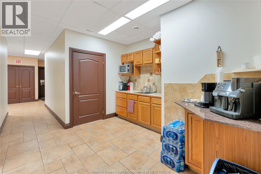 635 Erie Street East Property Photo 25
