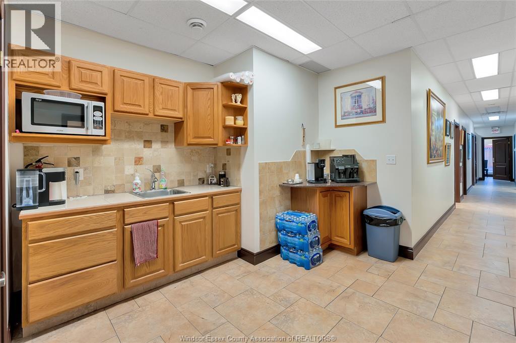 635 Erie Street East Property Photo 26