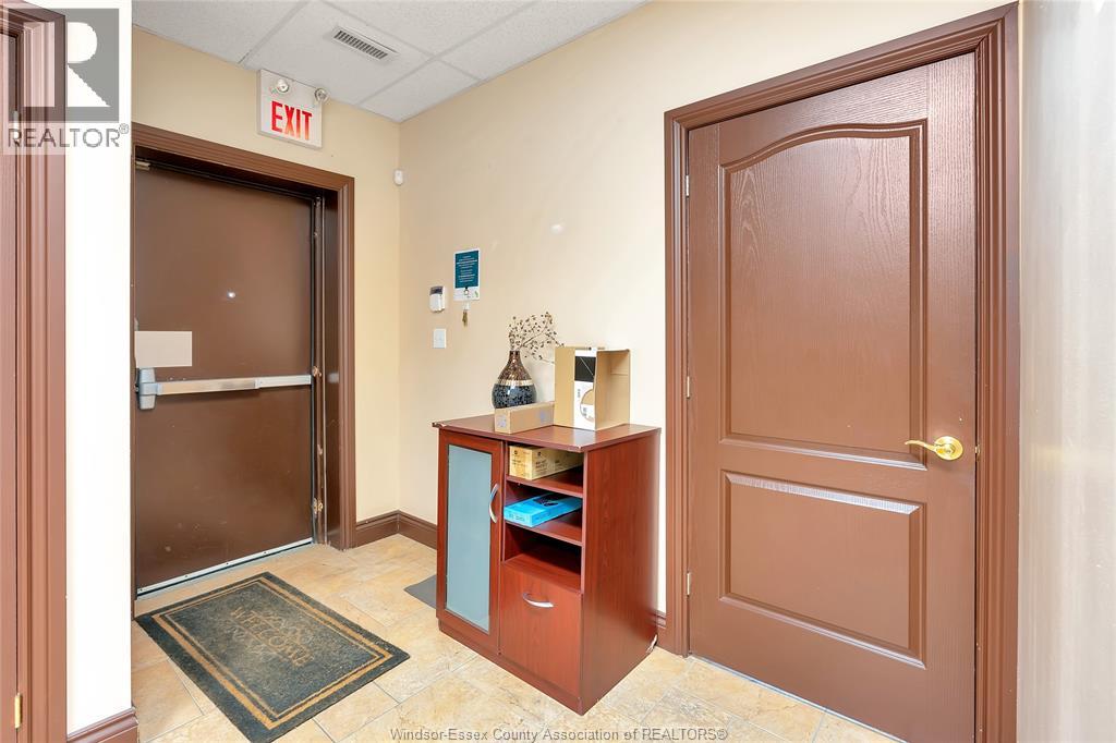 635 Erie Street East Property Photo 29