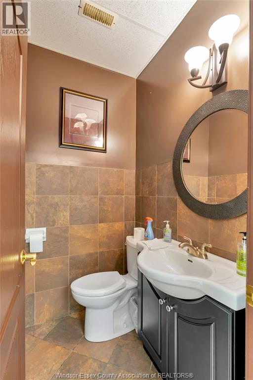 635 Erie Street East Property Photo 37
