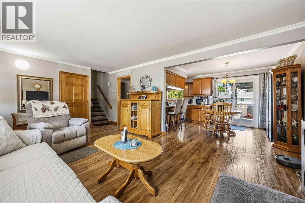 1577 Heather Court Property Photo 4