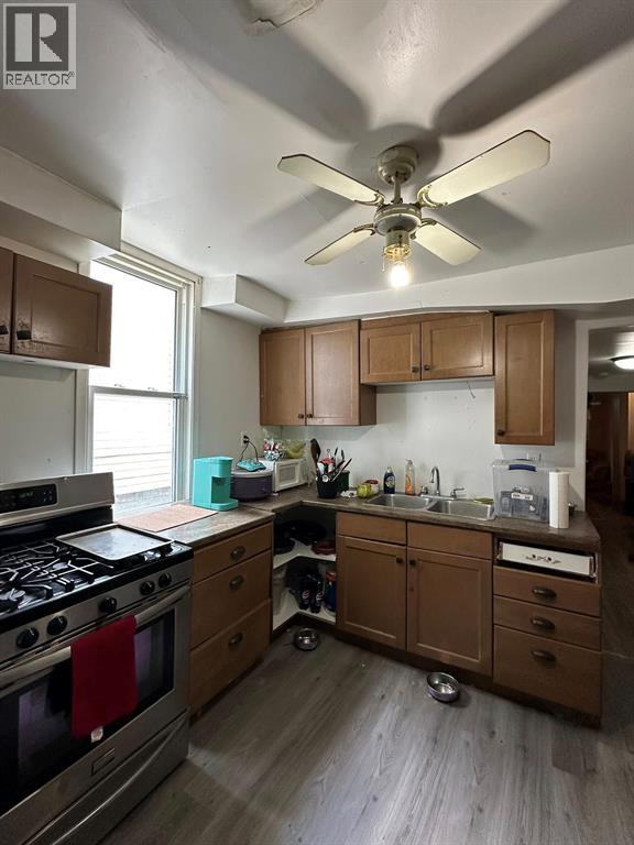 234 Lochiel Street Property Photo 2
