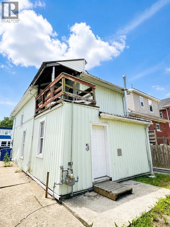 234 Lochiel Street Property Photo 6