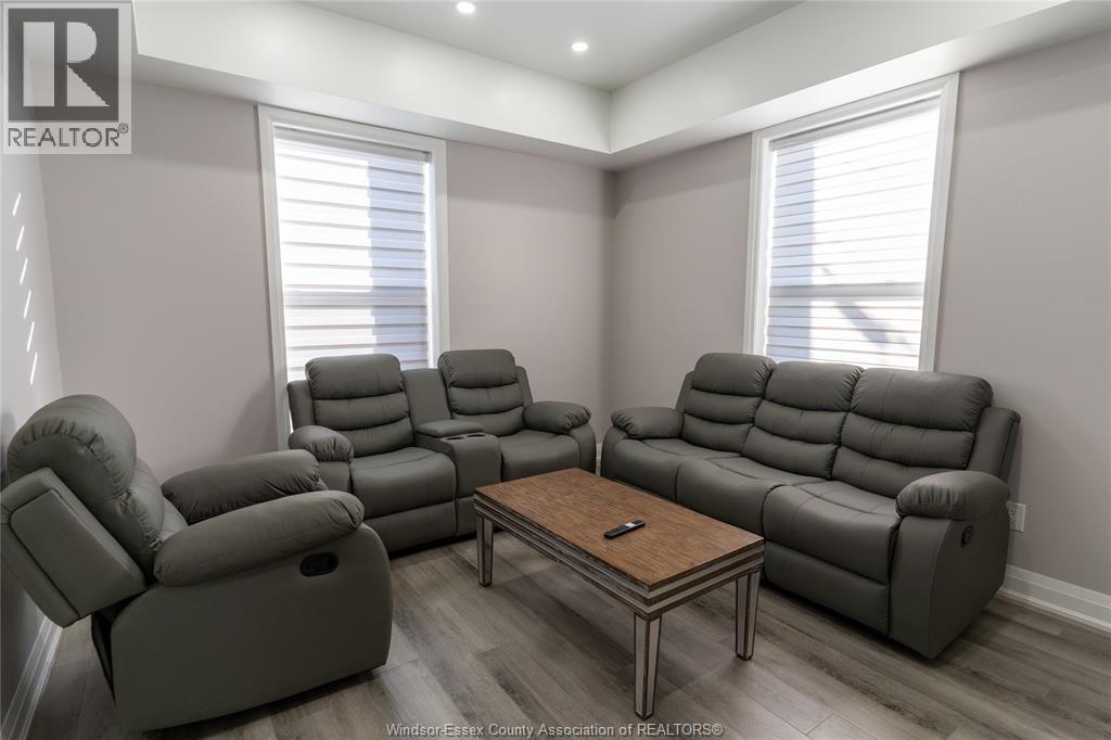 765 Dougall Avenue Property Photo 8