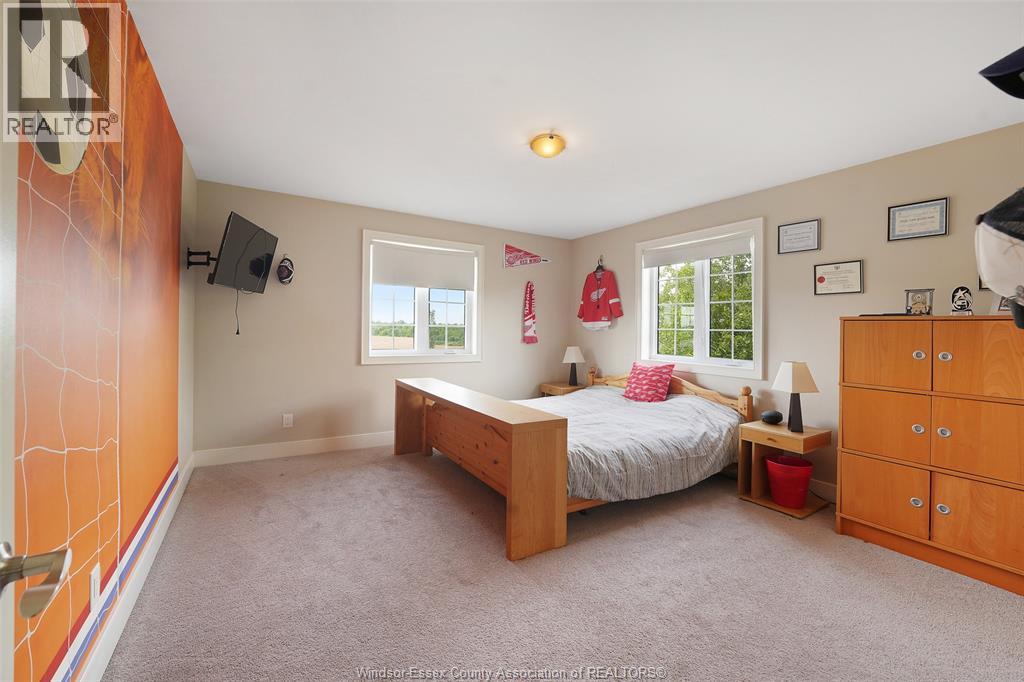 658 Talbot Street East Property Photo 26