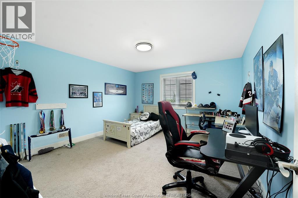 658 Talbot Street East Property Photo 27