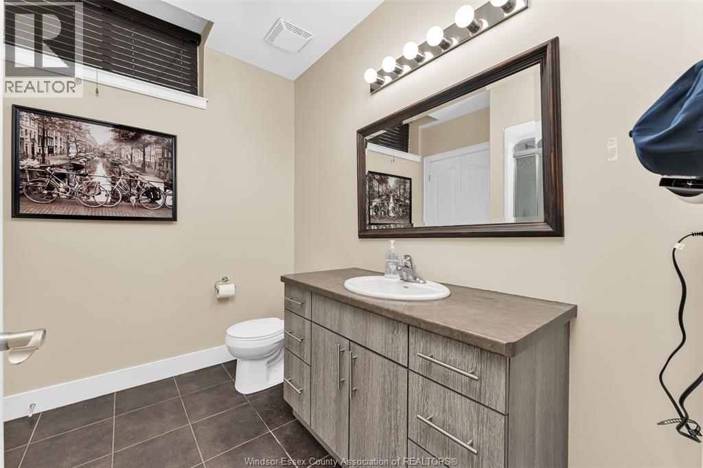 658 Talbot Street East Property Photo 35