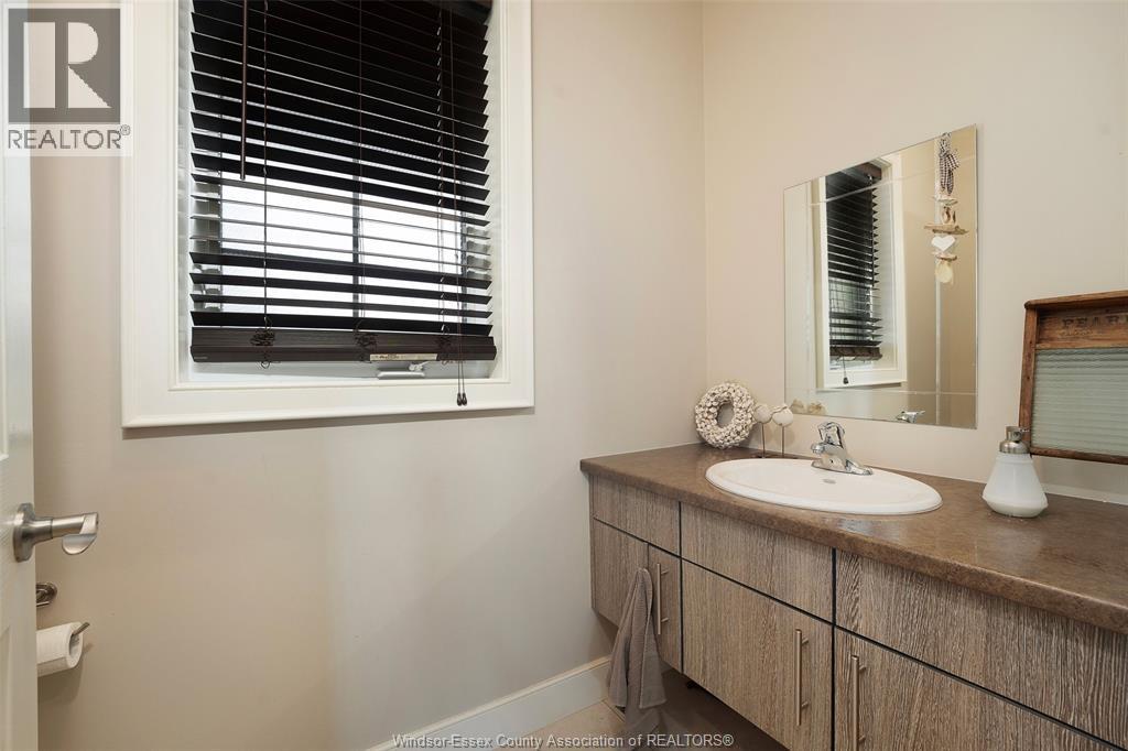 658 Talbot Street East Property Photo 41