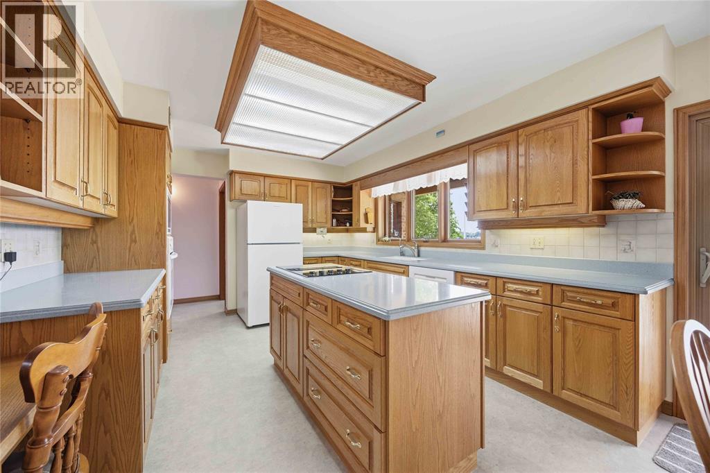 869 St Clair Parkway Property Photo 15