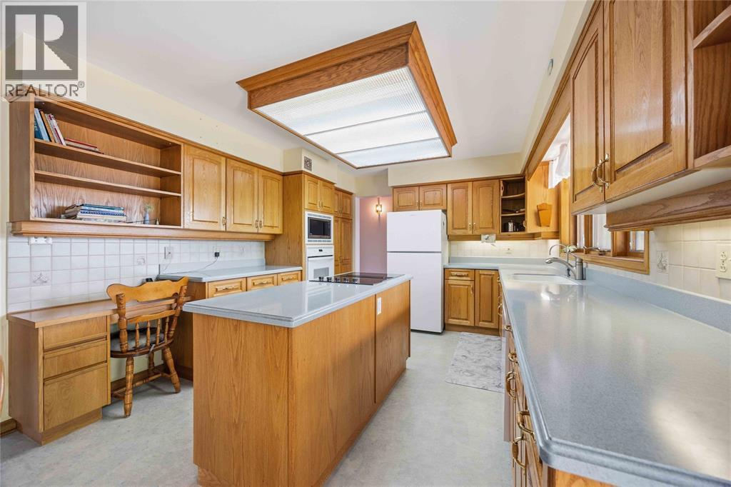 869 St Clair Parkway Property Photo 16