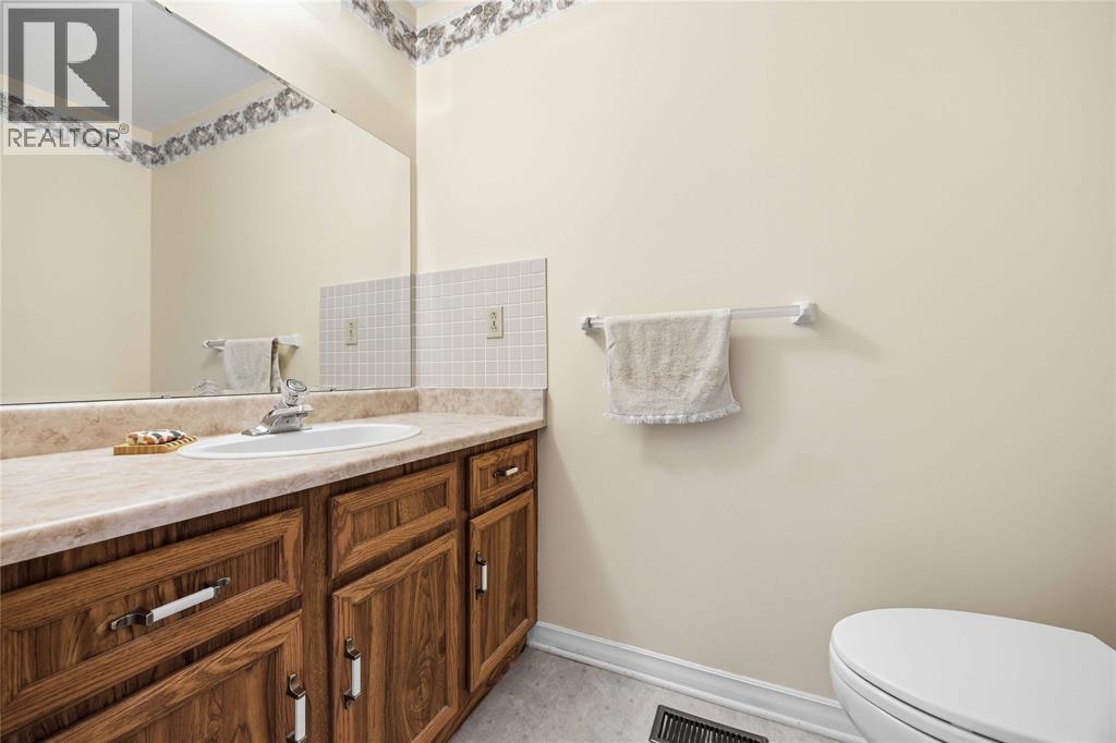 869 St Clair Parkway Property Photo 21