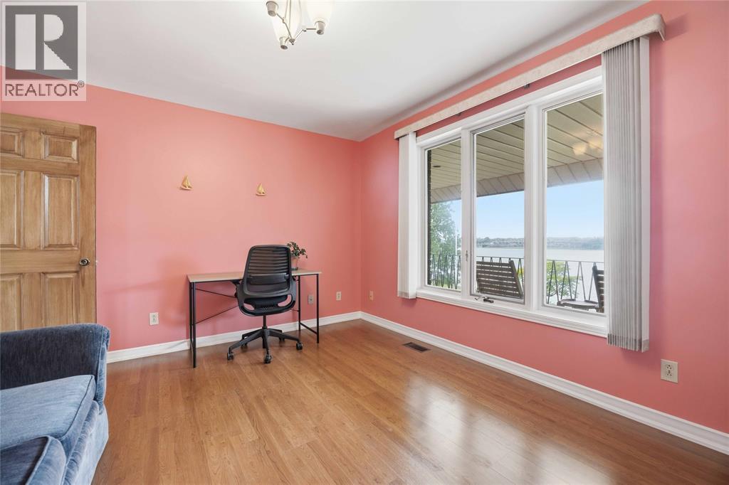 869 St Clair Parkway Property Photo 31