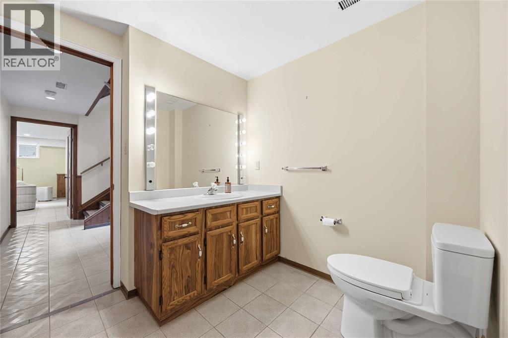 869 St Clair Parkway Property Photo 39