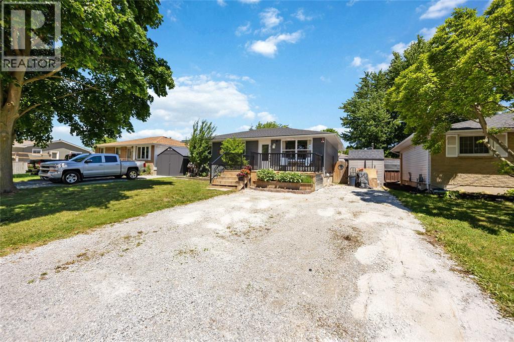 144 Templeton Crescent Property Photo 2