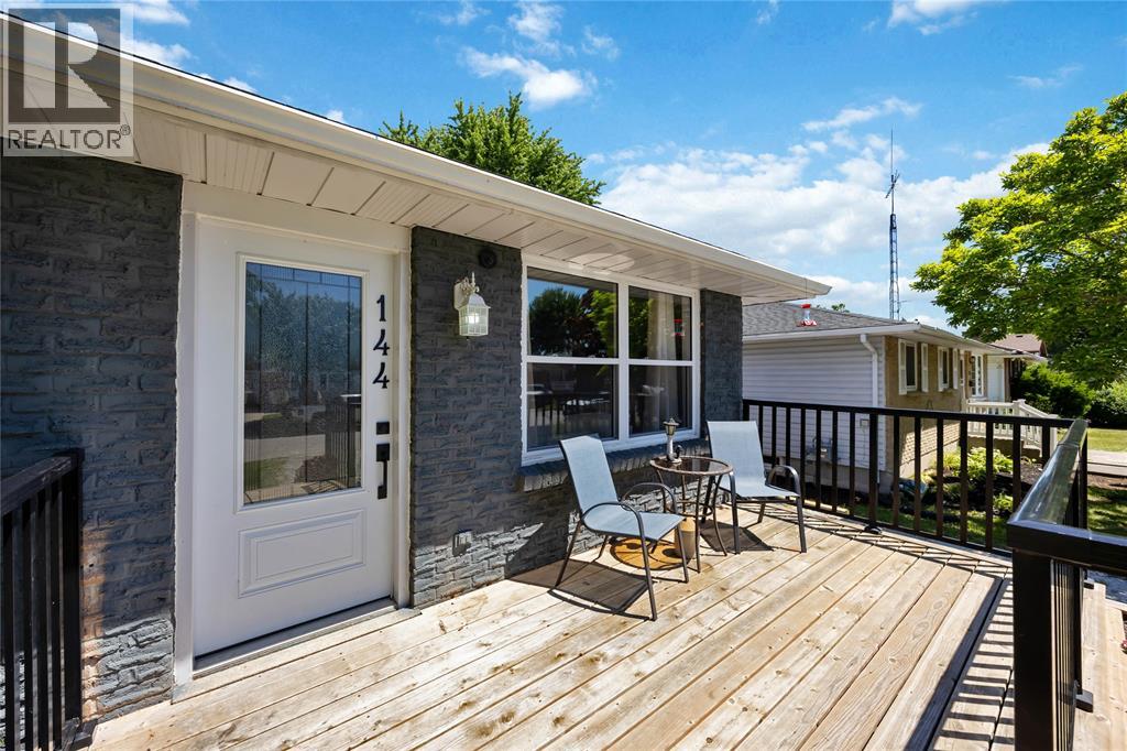 144 Templeton Crescent Property Photo 4