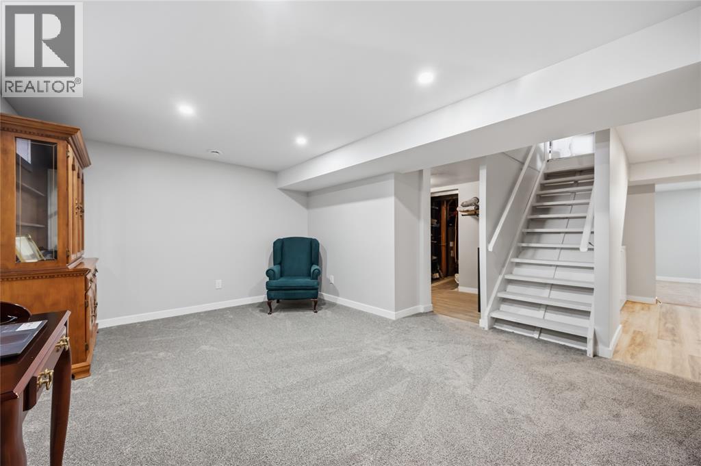 144 Templeton Crescent Property Photo 22
