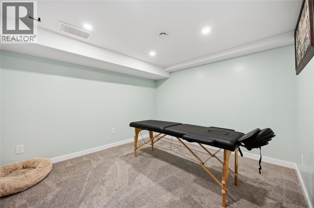 144 Templeton Crescent Property Photo 26