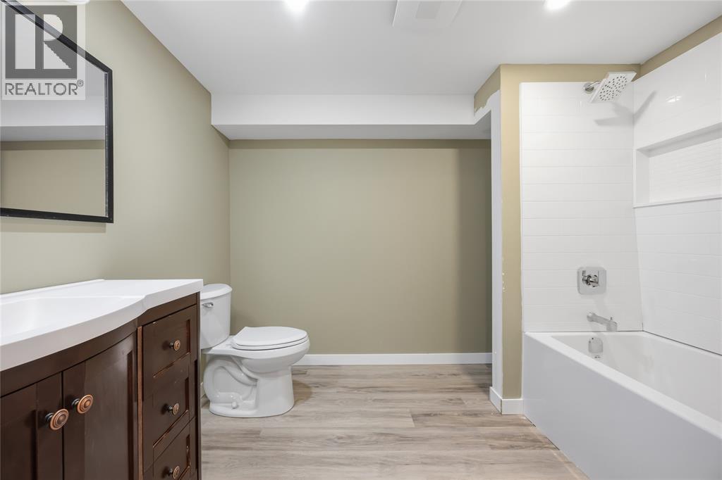 144 Templeton Crescent Property Photo 27