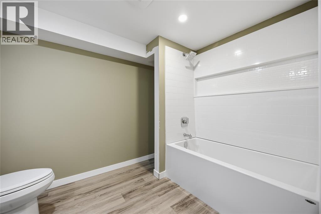 144 Templeton Crescent Property Photo 28