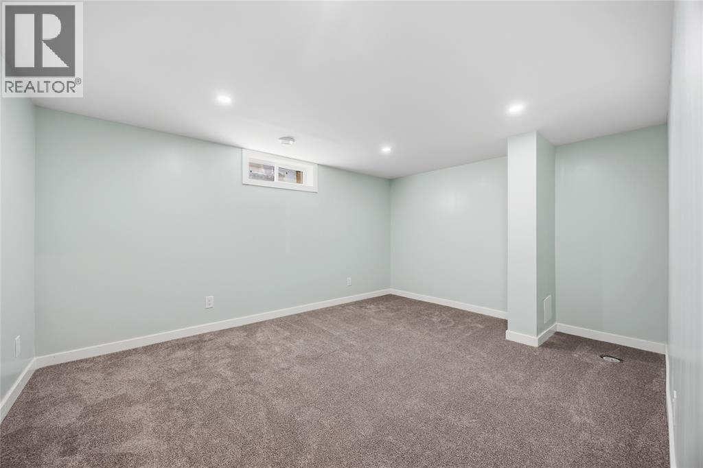 144 Templeton Crescent Property Photo 31