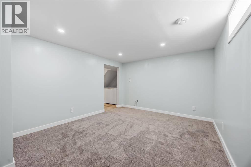 144 Templeton Crescent Property Photo 33
