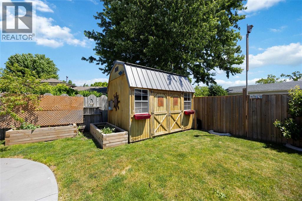 144 Templeton Crescent Property Photo 44