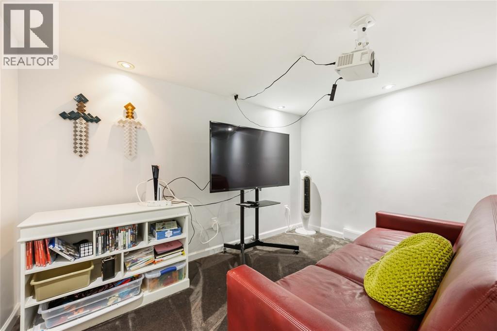 1104 Cathcart Boulevard Property Photo 28